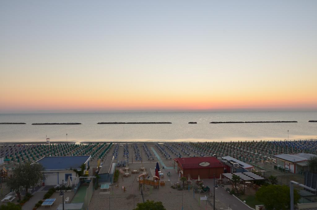 Hotel Nettuno Cesenatico Extérieur photo