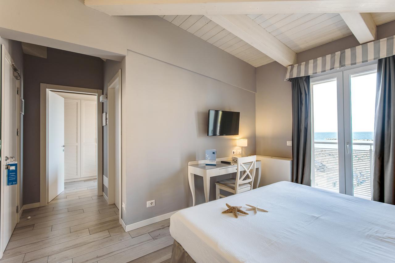 Hotel Nettuno Cesenatico Extérieur photo