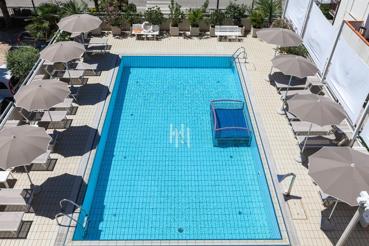 Hotel Nettuno Cesenatico Extérieur photo