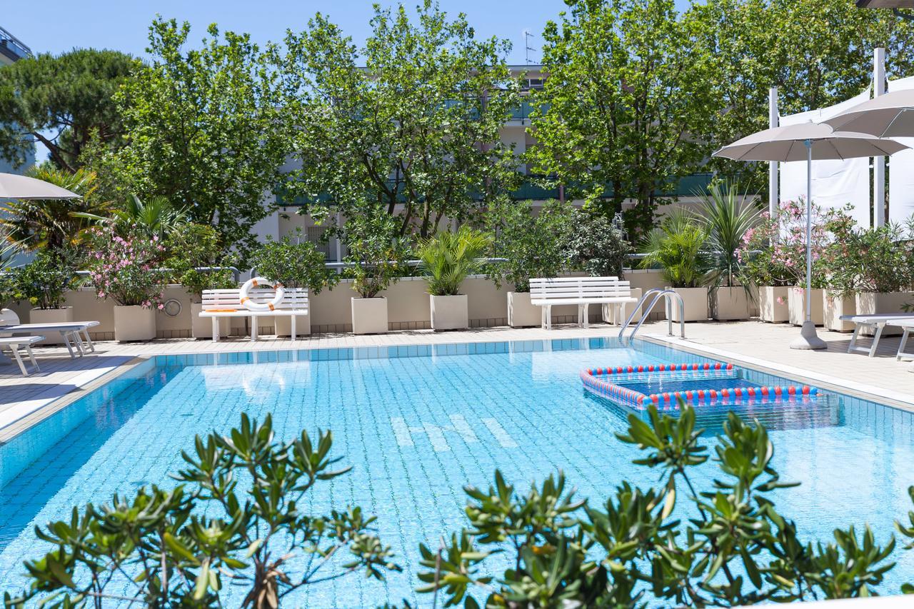 Hotel Nettuno Cesenatico Extérieur photo